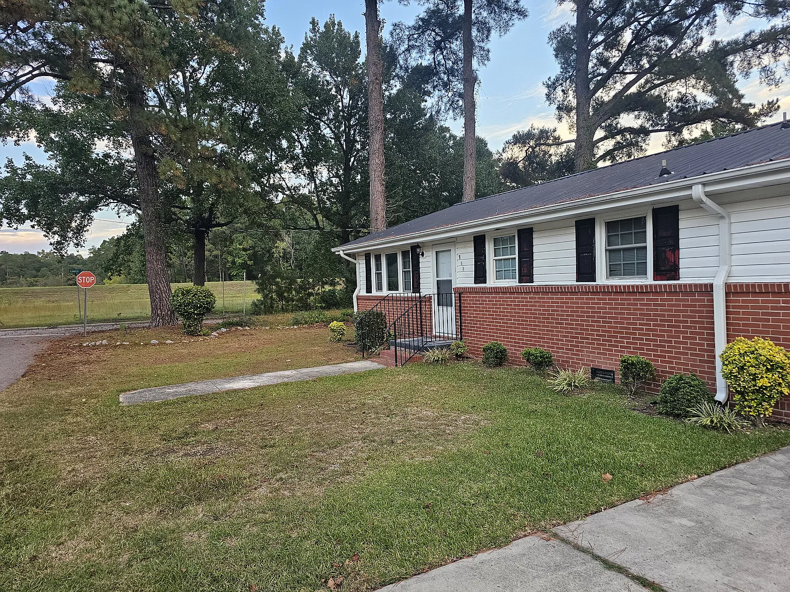3 bed, 1248 sqft, $1,225 — Photo 1