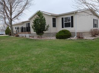 710 Mallard Creek Dr, Arnolds Park, IA 51331
