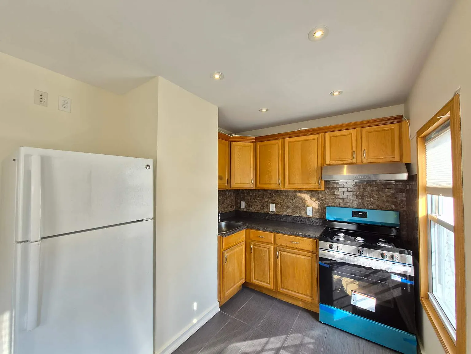 2810 Avenue R Floor 2 photo 1