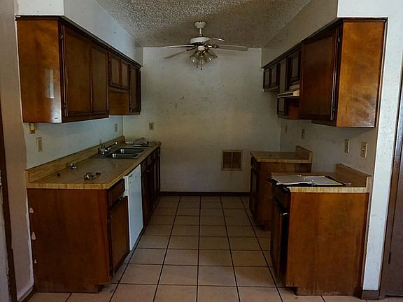 5th image of 3919 Cinnamon Cove Dr