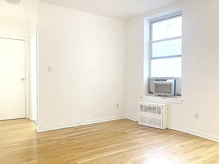 95 S 8th St #3F — Photo 2