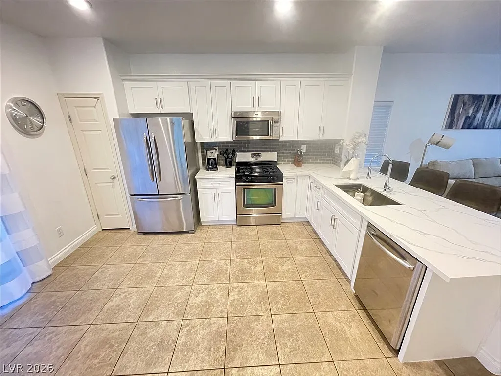 2 bed, 2.5 bath, 1170 sqft, $2,200 — Photo 3
