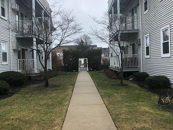 3rd image of 65 Whitefield Ave #104