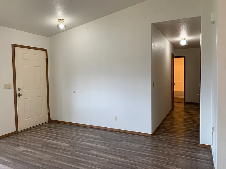 1117 W Kristen Ave — Photo 5