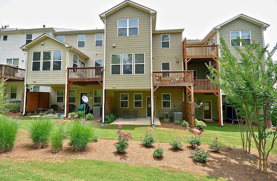 2nd image of 4224 Laurel Creek Ct SE