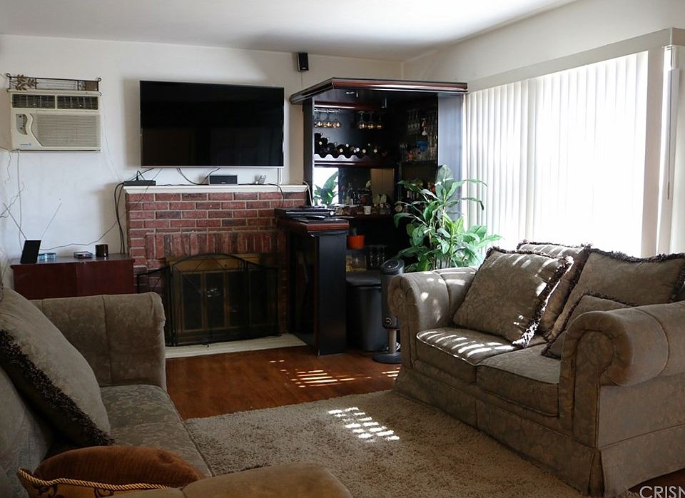2nd image of 7759 Tujunga Ave