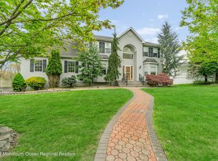 7 River Edge Dr, Jackson, NJ
