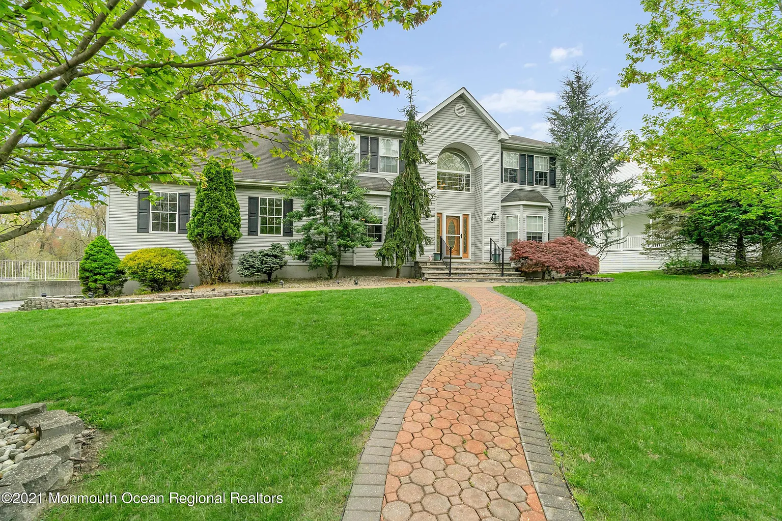 7 River Edge Dr photo 1