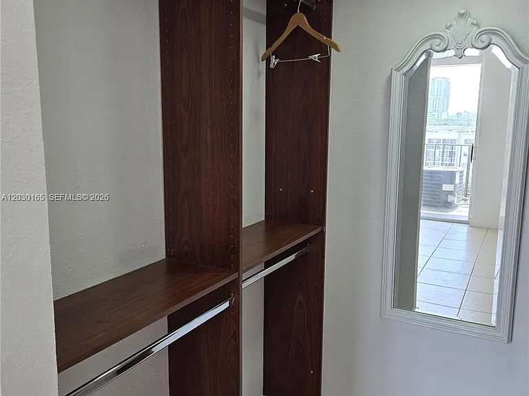 2903 N Miami Beach Blvd #804 — Photo 7