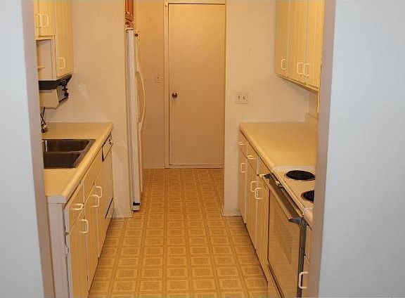 4th image of 160 Wentworth Avenue W