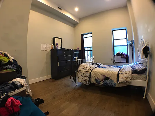 Rented by Brooklyn Group | media 7