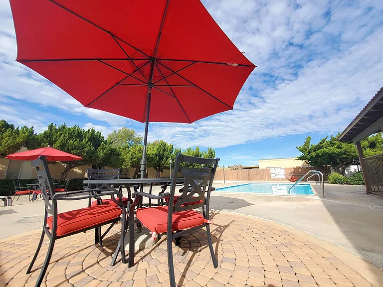 Portofino Apartments — Photo 8