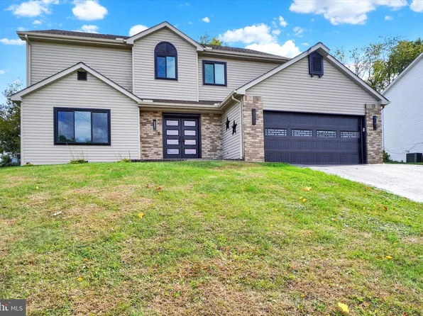 306 Mohawk Dr, Red Lion, PA 17356