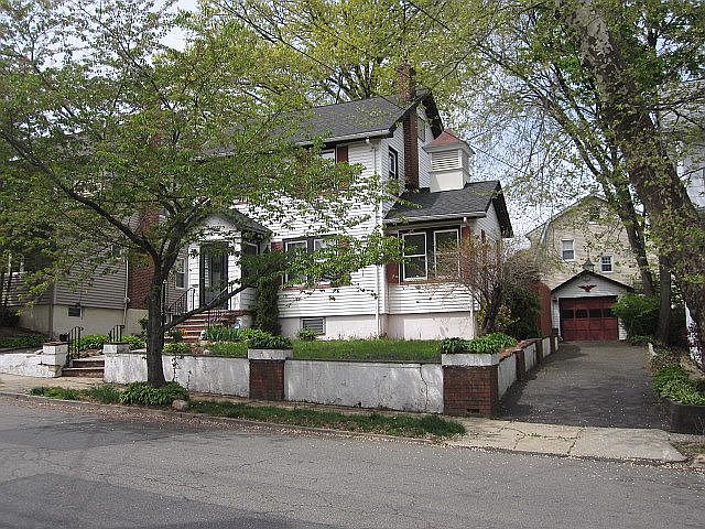 2nd image of 159 Maple St