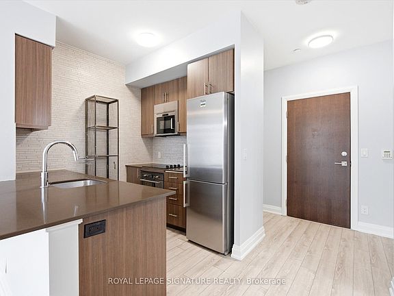 2nd image of 6 Eva Rd #Gl5