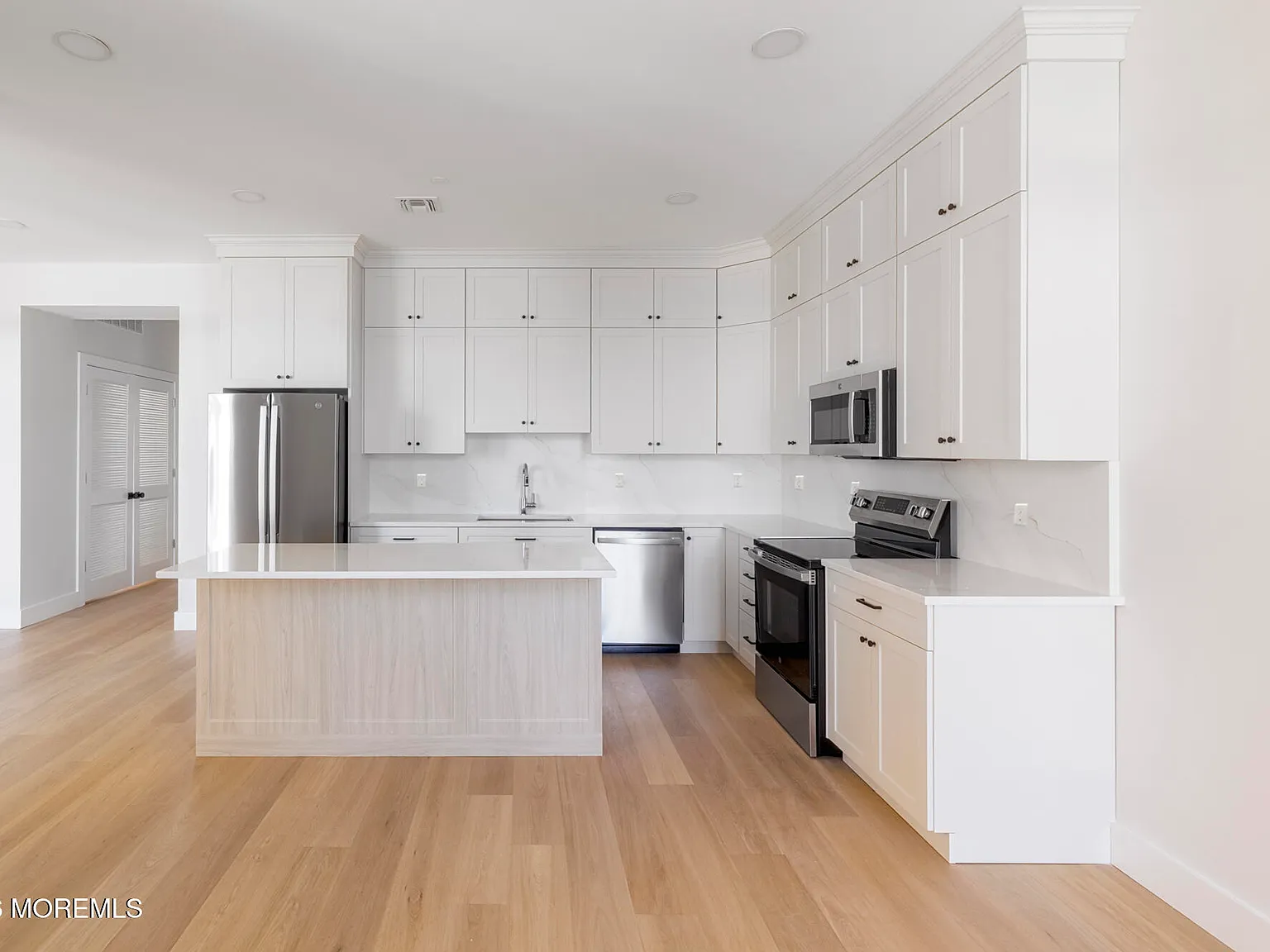 2 bed, $4,700 — Photo 4