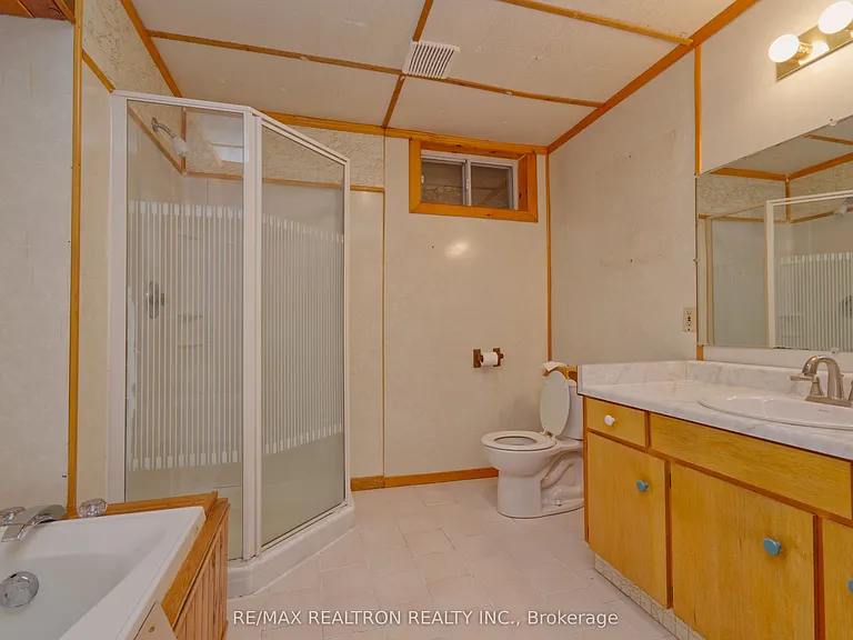 250 Meadow Rd — Photo 23