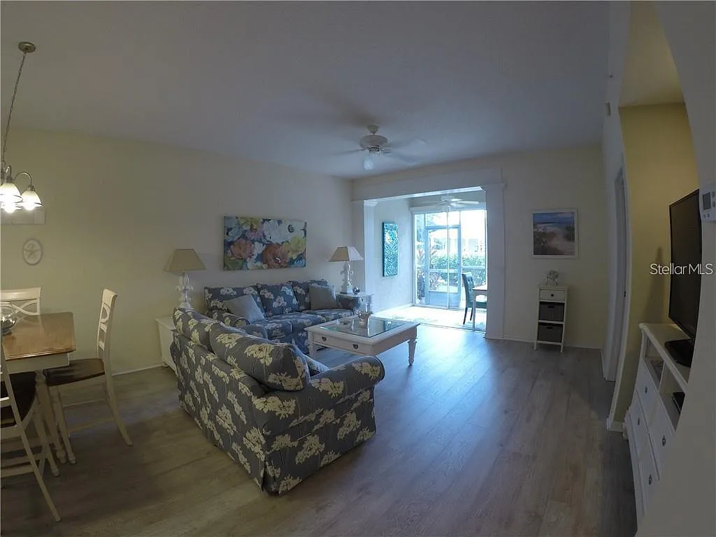 2 bed, 2.0 bath, 1068 sqft, $4,400 — Photo 4