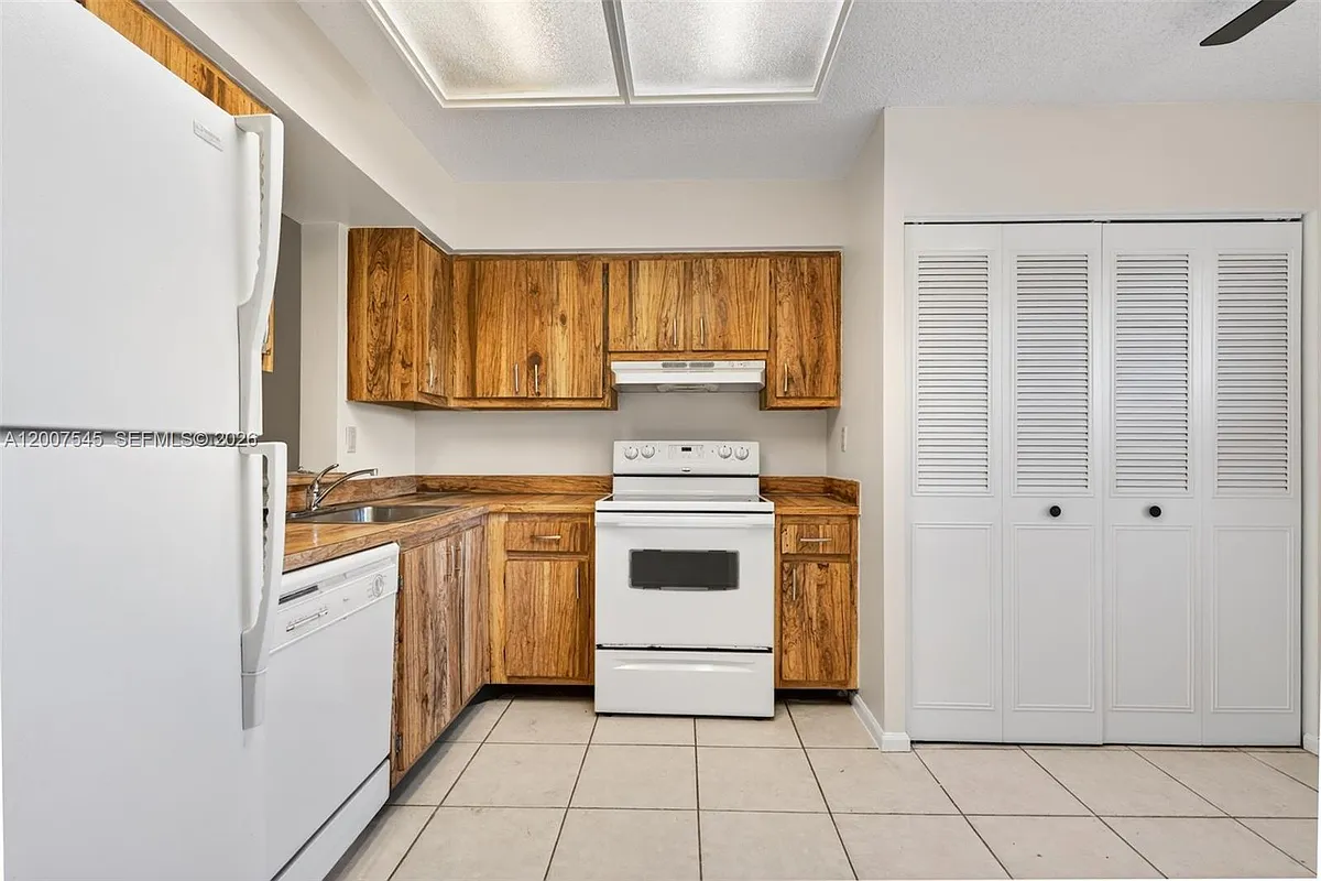 Building Photo - 357 N Rock Island Rd #207
