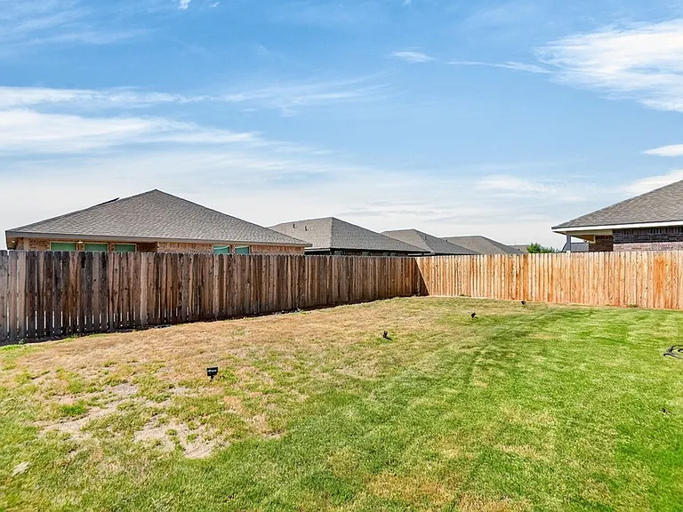 2209 Beaufort Dr — Photo 38
