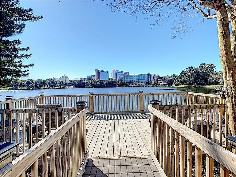 1100 Delaney Ave #F306 — Photo 28