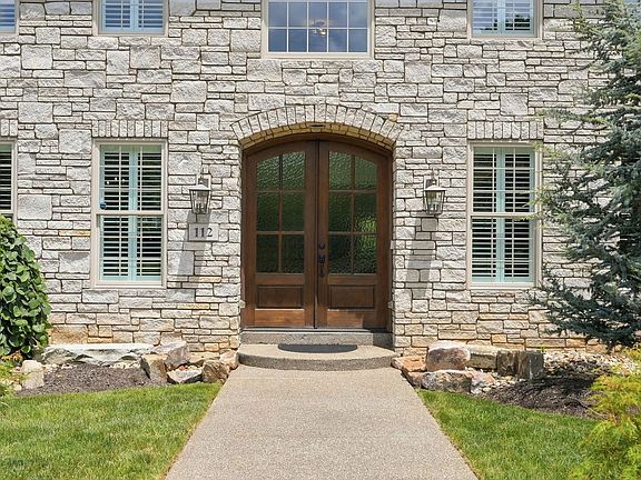 3rd image of 112 Hardwood Dr