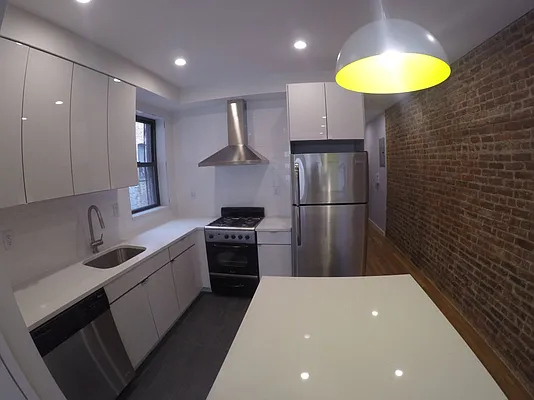 Rented by Bohemia Realty Group | media 33