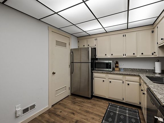4th image of 8948 Neill Lake Rd #155