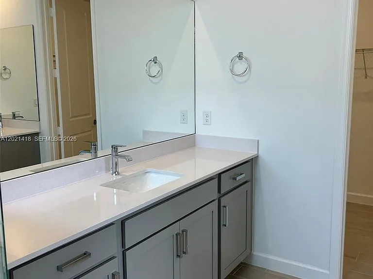 1933 E Wandering Willow Way — Photo 14