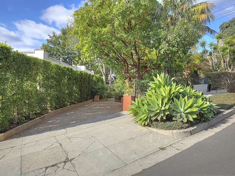 1423 Alta Vista Rd — Photo 3