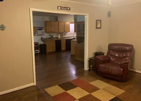4th image of 121 Shamrock Dr