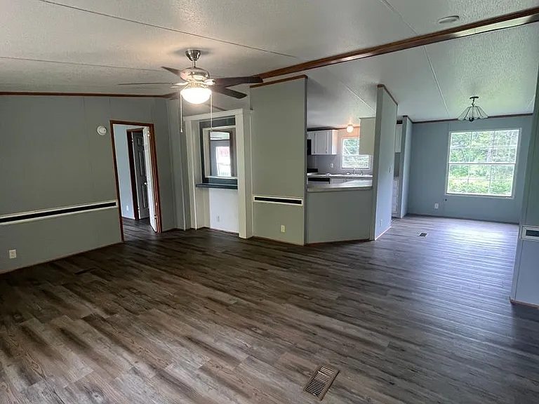 1816 Switzer Green Pond Rd #B — Photo 2