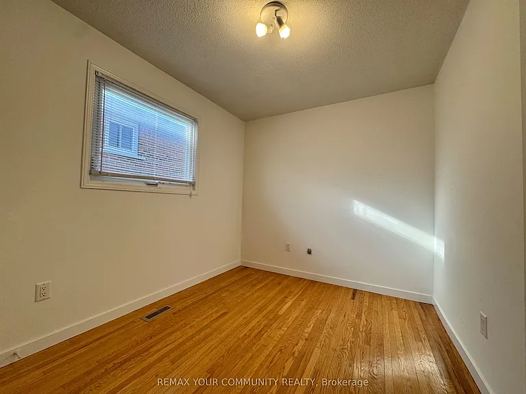 165 Aberdeen Ave — Photo 22