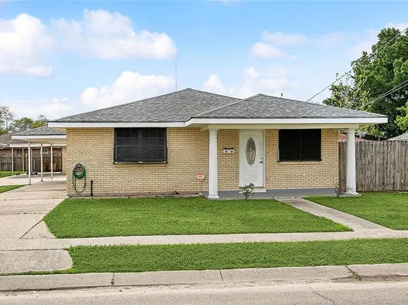 3519 Pakenham Dr, Chalmette, LA 70043
