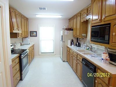 4th image of 508 Saint Emma Dr