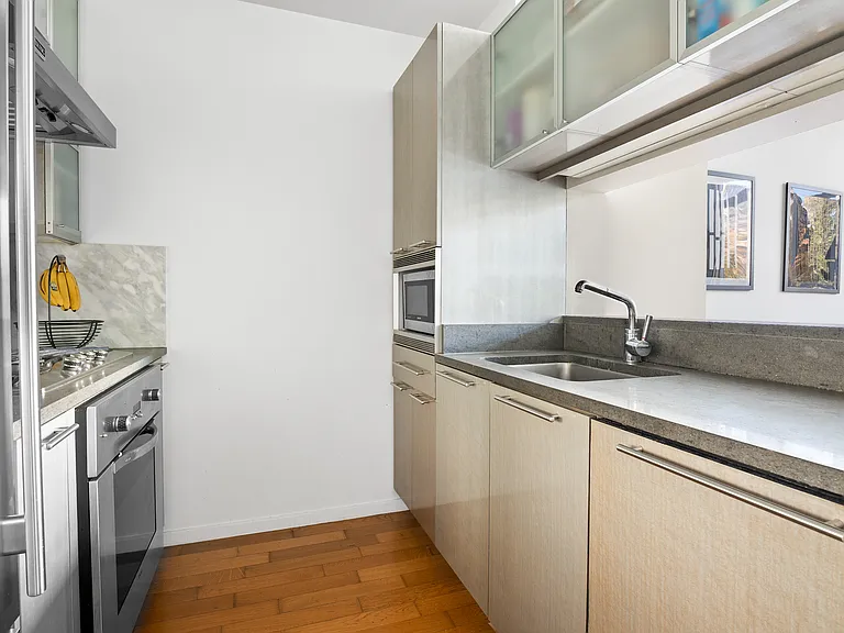 200 Chambers St #2N — Photo 5