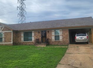 2814 Waters Edge Rd, Memphis, TN 38127