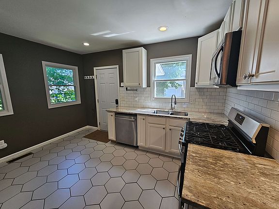 2nd image of 870 Northwest Blvd