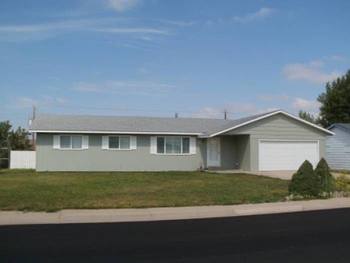 1402 Birch Circle
