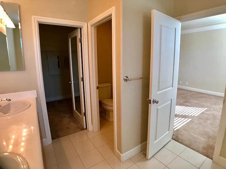 2113 Samaritan Dr — Photo 11