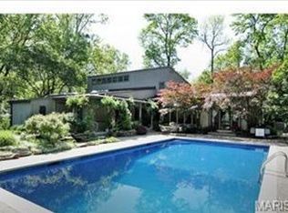 10033 Conway Rd, Saint Louis, MO 63124