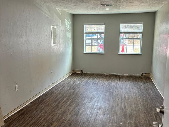 4th image of 3160 Huntington Woods Blvd