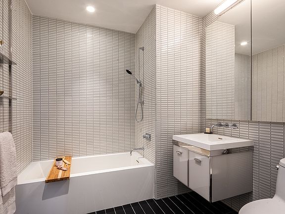 5th image of 252 South St #18D