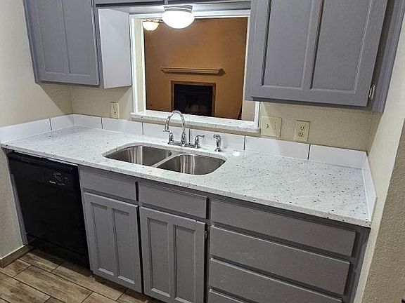4th image of 5520 Lewis Ct