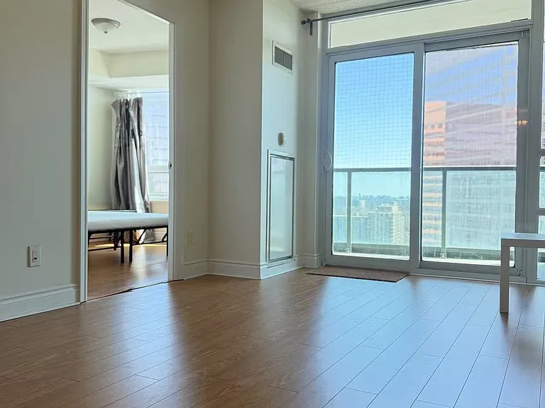 15 Greenview Ave #1901 — Photo 4