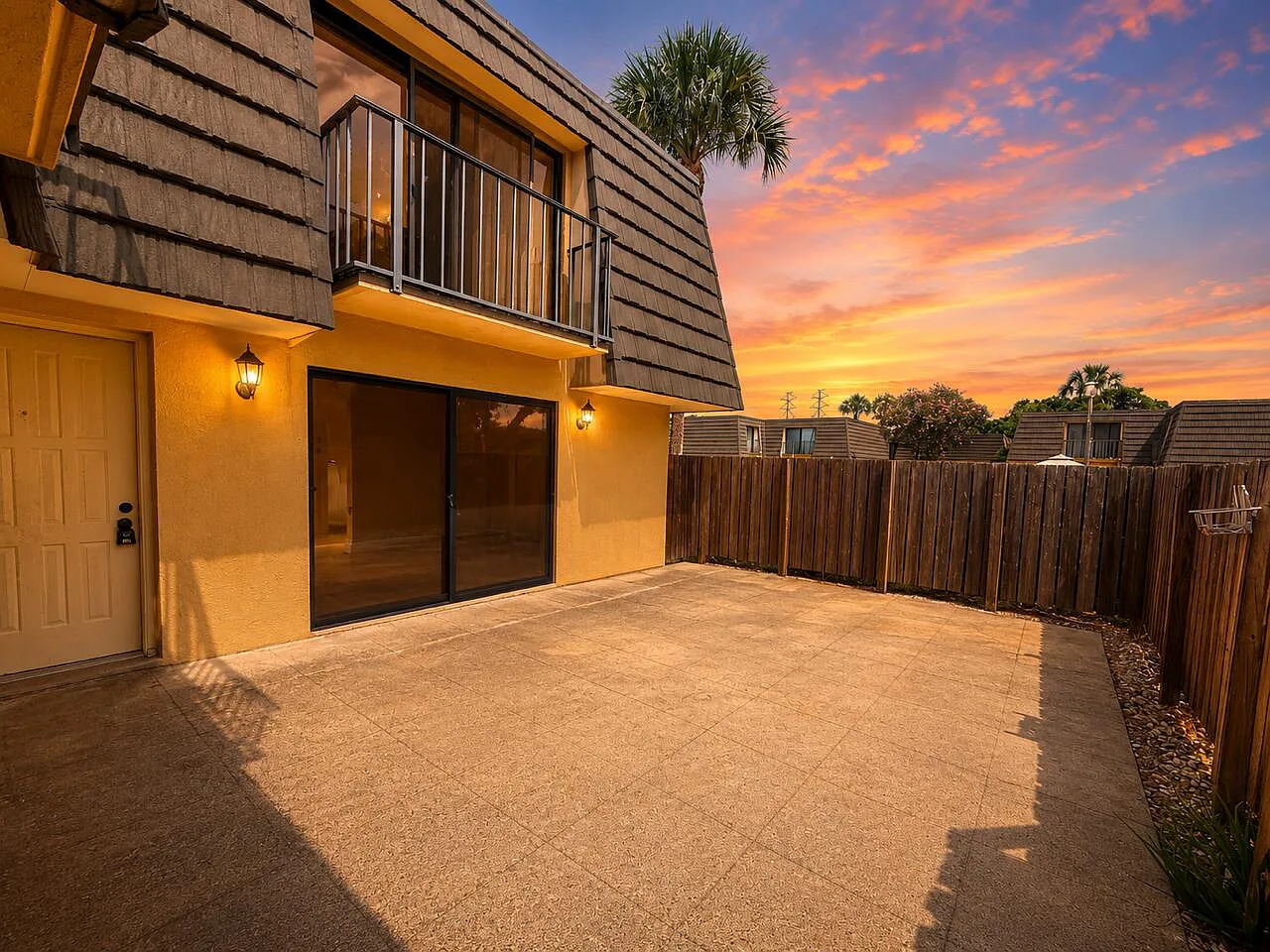 2 bed, 2.5 bath, 1236 sqft, $2,100 — Photo 2
