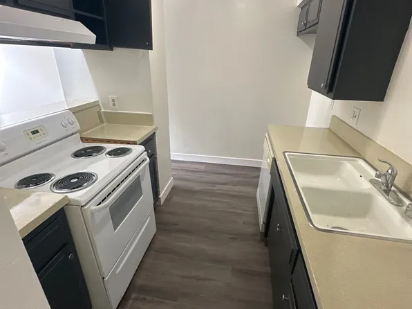 1001 McDonald Way APT 19, Bakersfield, CA 93309