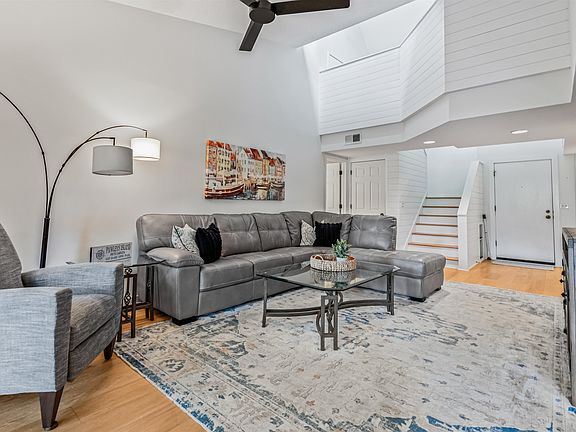 5th image of 290 Tall Pines Way #6-30