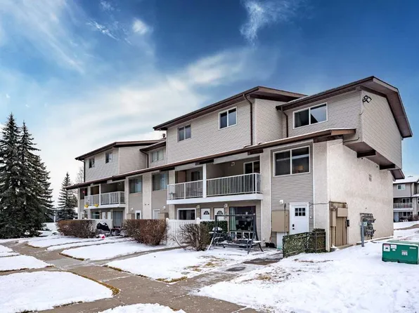 200 N Brookpark Dr SW #424, Calgary, AB T2W 3E5