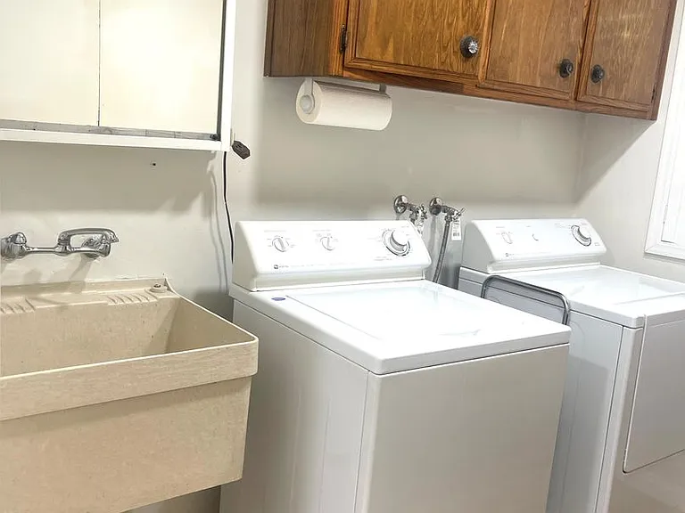 7905 Pembroke Ave — Photo 17